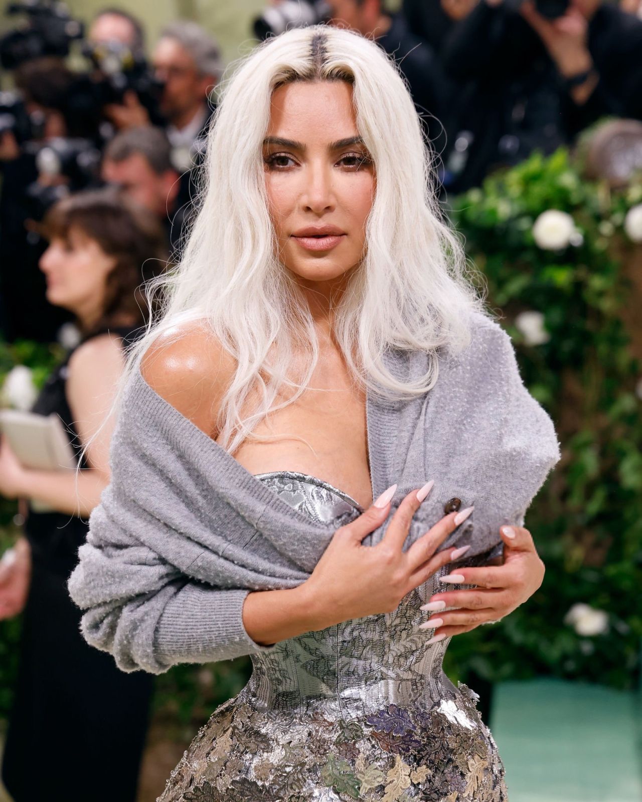 KIM KARDASHIAN AT MET GALA 2024 IN NEW YORK CITY03